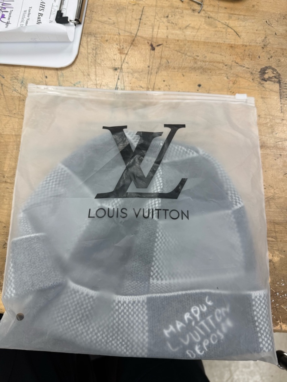 Louis Vuitton Gray Checker Knit Beanie with Navy Logo Tab - Picture 4 of 4
